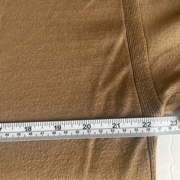 Women’s size Lrg 12-14 Tan cardigan sweater - Picture 7 of 11